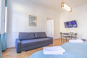 Interior - City Chic: Spacious 2 BR Hideaway with Local Flair (Vienna)