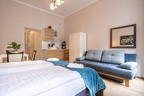 1 slaapkamer, een strijkplank/strijkijzer, wifi, beddengoed