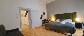 2 makuuhuonetta, silitysrauta/-lauta, Wi-Fi, vuodevaatteet