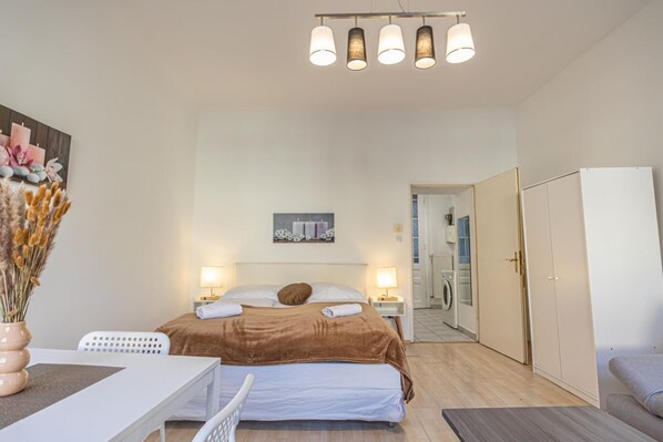 1 bedroom, WiFi, bed sheets