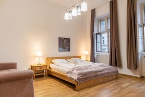 2 bedrooms, iron/ironing board, WiFi, bed sheets
