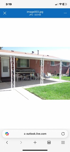 Exterior - Charming 3-bedroom house with WiFi and AC in lovely Colorado Springs (Colorado Springs)