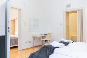 4 bedrooms, iron/ironing board, WiFi, bed sheets