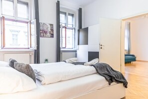 4 chambres, fer et planche à repasser, Wi-Fi, draps fournis