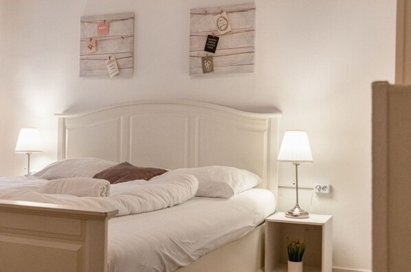 1 bedroom, WiFi, bed sheets