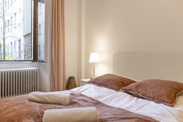 1 bedroom, WiFi, bed sheets