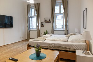 2 chambres, fer et planche à repasser, Wi-Fi, draps fournis