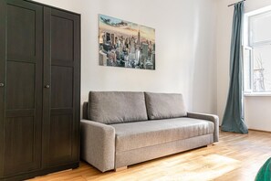 Smart TV - Timeless Vienna: 2BR Apt. in the Historic District (Wien)