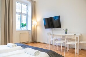 2 bedrooms, iron/ironing board, WiFi, bed sheets