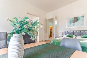 1 chambre, fer et planche à repasser, Wi-Fi, draps fournis