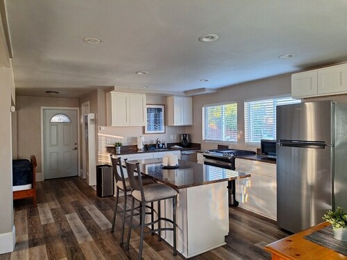 Cozy Studio in Soothing Citrus Heights with WiFi, AC