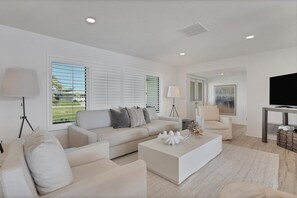 House, Multiple Beds, Kitchen (GA1929) | Living area