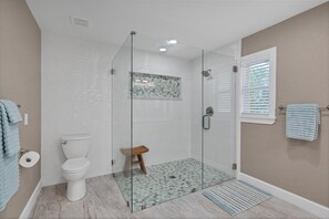 Casa, letti multipli, accesso alla piscina (VIT618) | Bagno | Set di cortesia firmato, asciugamani, carta igienica