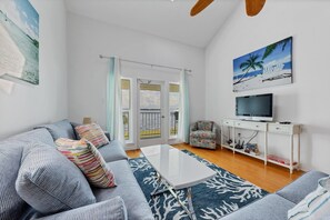 Condo, Multiple Beds, Patio (WA4410-317) | Living area