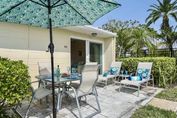 Jamaica Royale Beach Happiness - Siesta Beach, Sarasota