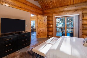 3 bedrooms, free WiFi, bed sheets