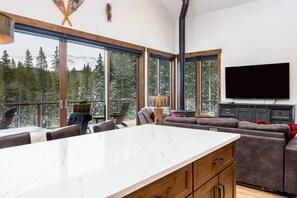 TV, peis og filmbibliotek