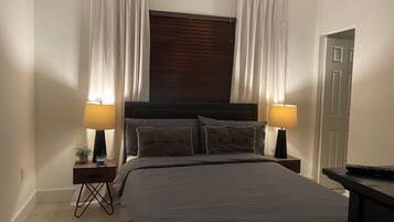 4 bedrooms, iron/ironing board, WiFi, bed sheets