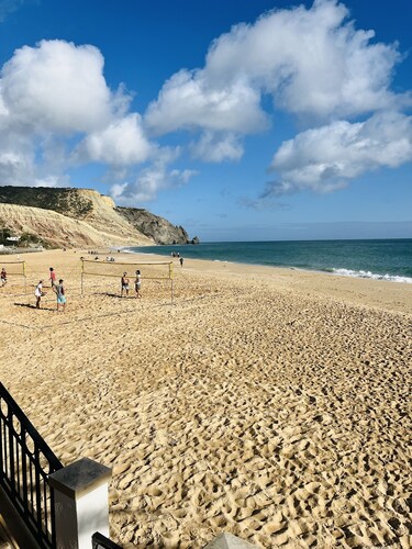 Casa Da Praia right on magical Luz beach
