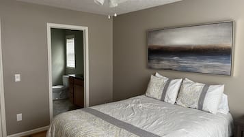 3 habitaciones, tabla de planchar con plancha, wifi y ropa de cama