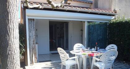 VILLA 3 PCES MEZ 42m2 + TERRASSE 22m2 REF 4028
