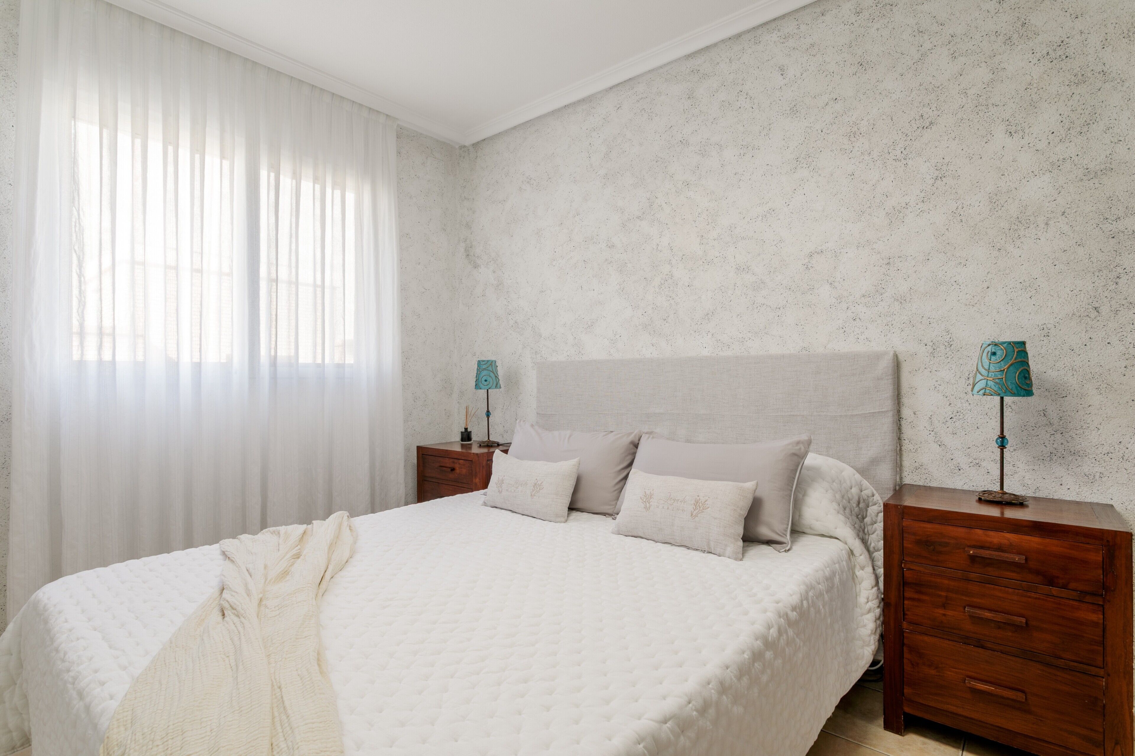 2 habitaciones, tabla de planchar con plancha y wifi gratis 