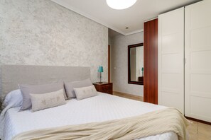 2 habitaciones, tabla de planchar con plancha y wifi gratis 