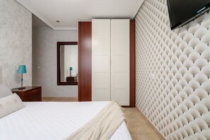 2 chambres, fer et planche à repasser, Wi-Fi gratuit, draps fournis