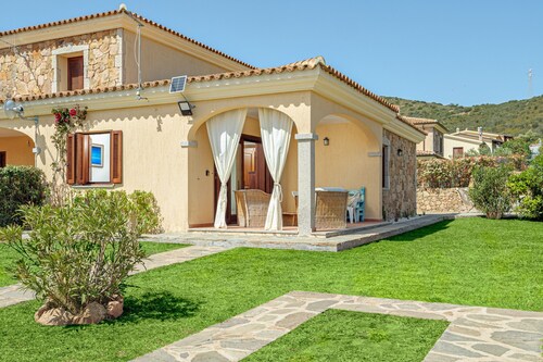 Villa 'Carmen' with Private Terrace, Wi-Fi and Air Conditioning