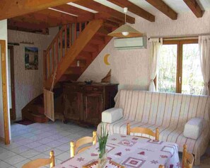 Fernseher, DVD-Player, Stereoanlage