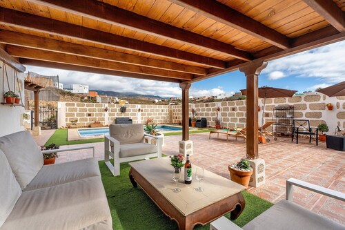 Country House 'Casa Elvira' with Private Pool, Private Terrace and Wi-Fi