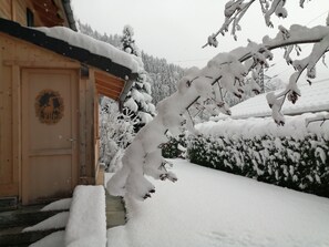 Exterior detail - Apartment 'Le Vieux Chalet' with Mountain View, Private Garden and Wi-Fi (Saint-Gervais-les-Bains)