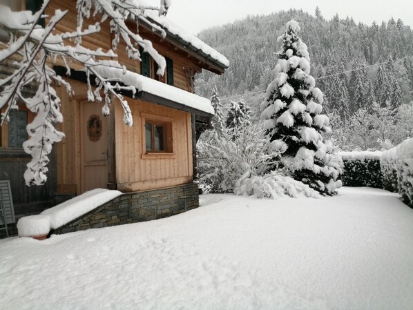 المنشأة من الخارج