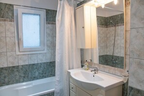 تجهيزات دش، مجففات شعر، مناشف