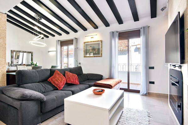 Televisie en een open haard