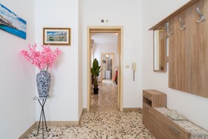 Interior - Apartment "Casa Jerone" with Balcony and Wi-Fi (Siracusa)