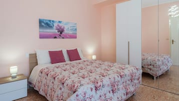 2 soverom, strykejern/-brett, wi-fi (inkludert) og sengetøy