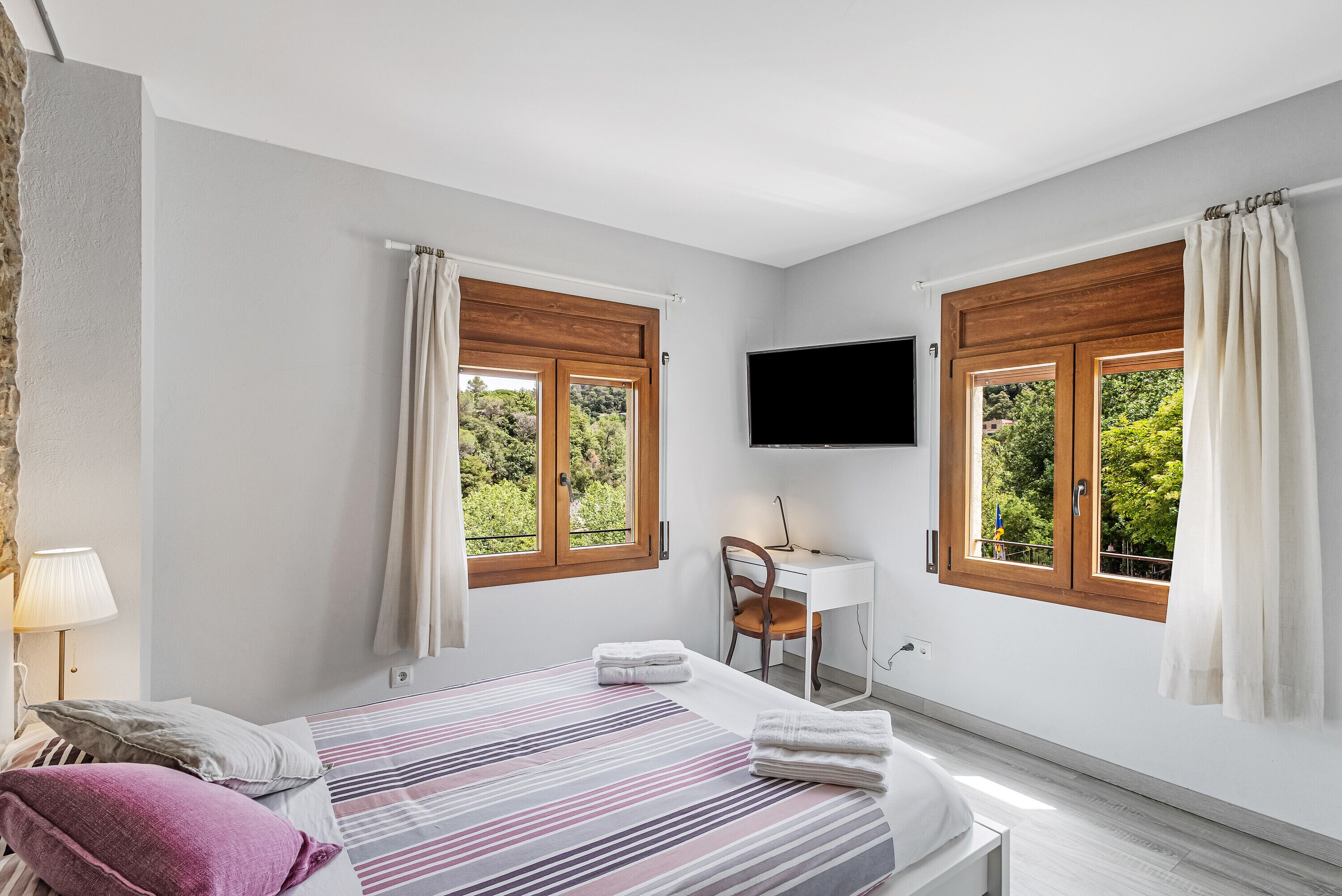 2 bedrooms, bed sheets