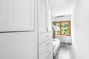 2 bedrooms, bed sheets - Apartment 'Cal Ton' with Mountain View, Shared Garden and Air Conditioning (Sant Quirze Safaja)