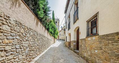 Apartment 'Cal Ton' with Mountain View, Shared Garden and Air Conditioning