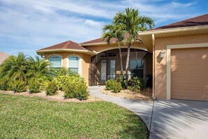 Exterior - Pet-Friendly House w/ Pool & Beach Access (Rotonda West)