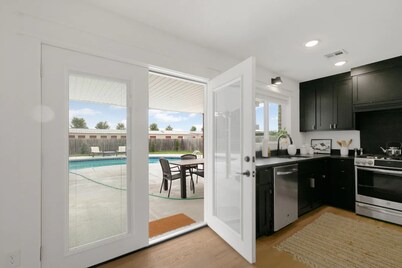 Osage Oasis: Pool, Hot Tub, Near Downtown & Trails