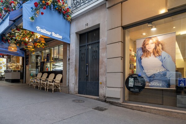 Exterior detail - Appartement L'Epique - Welkeys (Paris)