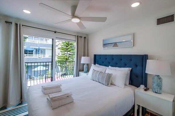6 bedrooms, iron/ironing board, WiFi, bed sheets - Mission Tides 3 | 6BR Mission Beach Rooftop Deck (San Diego)