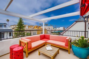 Property grounds - Mission Tides 3 | 6BR Mission Beach Rooftop Deck (San Diego)