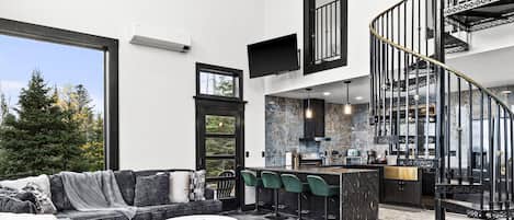 Smart TV, fireplace