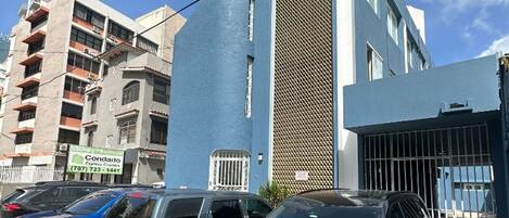 Fachada de la propiedad