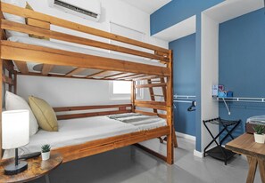 Apartemen (2 Bedrooms) | Setrika/meja setrika, Wi-Fi gratis, dan seprai linen