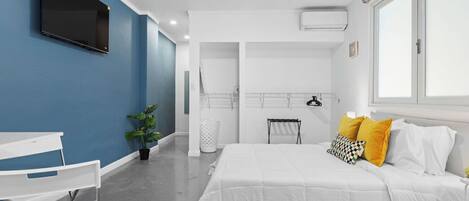 Fer et planche à repasser, Wi-Fi gratuit, draps fournis