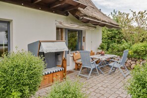Outdoor dining - Kreativhaus am See - Traumhaftes, Familienfreundliches Ferienhaus mit Seeblick für 8 Personen (Heringsdorf)
